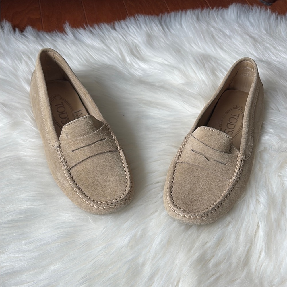 Tod's Gommino Suede Leather Driving Loafers Nude (Beige) Size EU 36/US 5